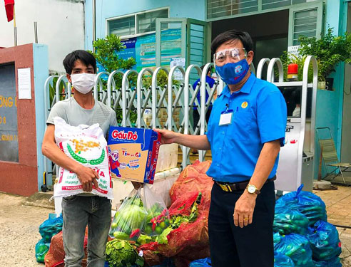 Đeo bám cơ sở, tận lực chăm lo đoàn viên - lao động