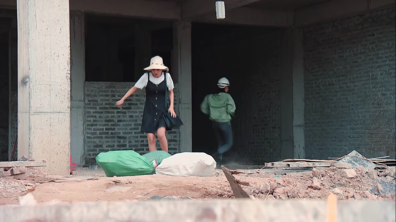 Hương vị t&igrave;nh th&acirc;n phần 2 tập 15 (tập 86): Chiến ch&oacute; đ&ograve;i 2 tỉ, h&eacute; lộ qu&aacute; khứ đi t&ugrave; oan của &ocirc;ng Sinh - Ảnh 4.