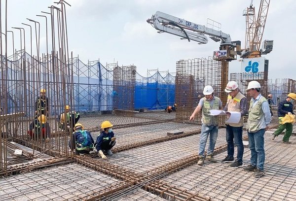 Giá nhà ở TP HCM ngày càng thách thức người có nhu cầu thực - Ảnh 2.