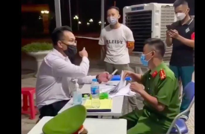 Xem xét dấu hiệu chống người thi hành công vụ của giám đốc xưng "tao là VTV, tiến sĩ"