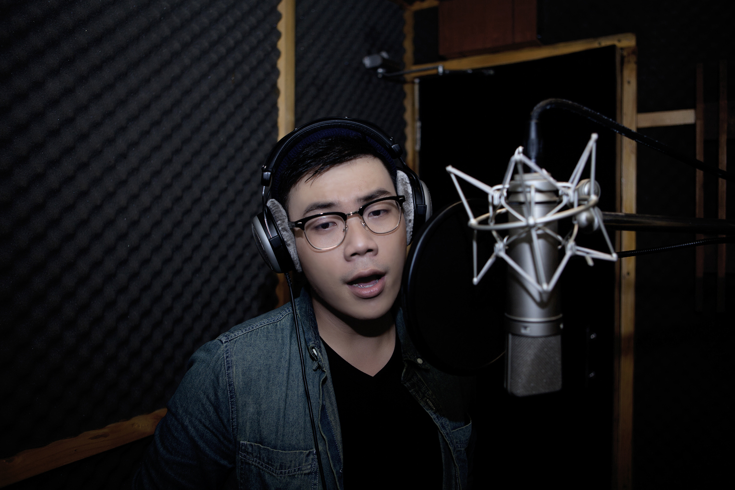 "CHẠM - Sing&Share" cổ vũ tinh thần mọi người trong giãn cách