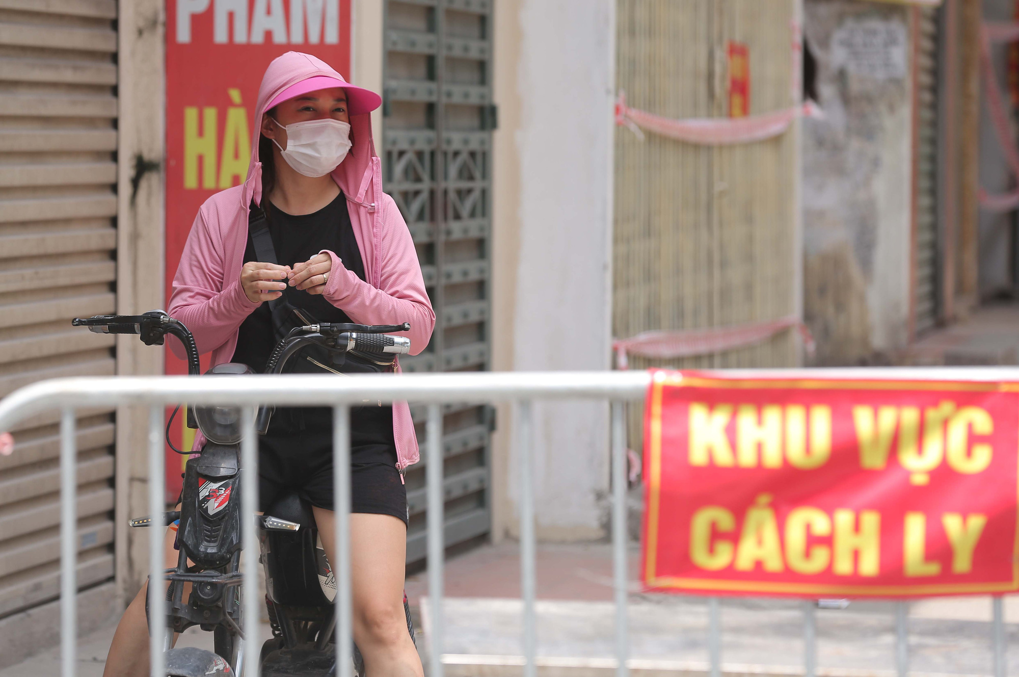 Phát hiện 41 ca Covid-19, nhiều người là shipper, nhân viên y tế, nhân viên bưu chính - Ảnh 1.