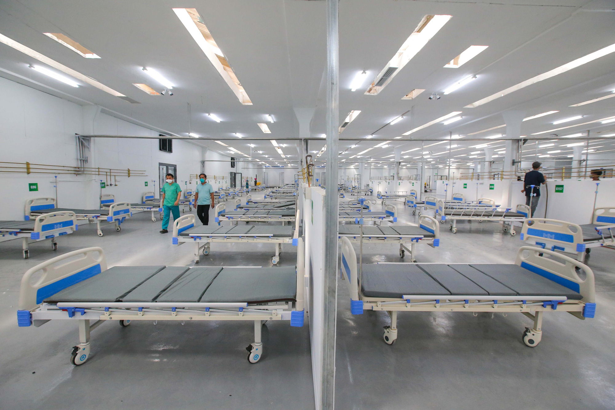 Cận cảnh Trung t&acirc;m Hồi sức t&iacute;ch cực người bệnh Covid-19 tại TP HCM - Ảnh 4.