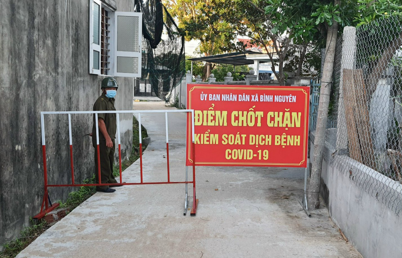 Vì sao Quảng Nam điều chỉnh thời gian cách ly tập trung lên 14 ngày? - Ảnh 1.