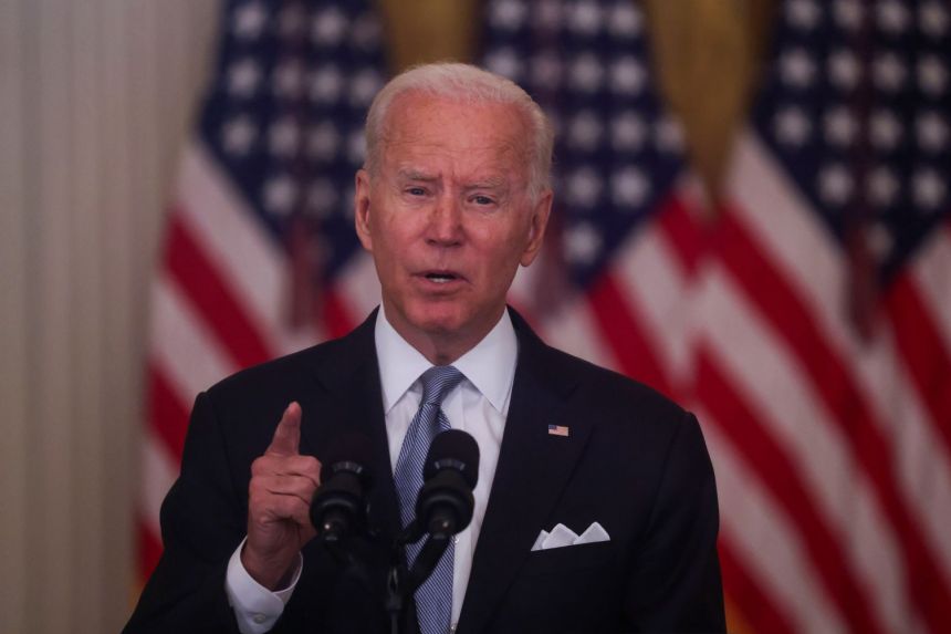 Tổng thống Joe Biden li&ecirc;n tục gặp vận xui sau thất bại ở Afghanistan - Ảnh 2.