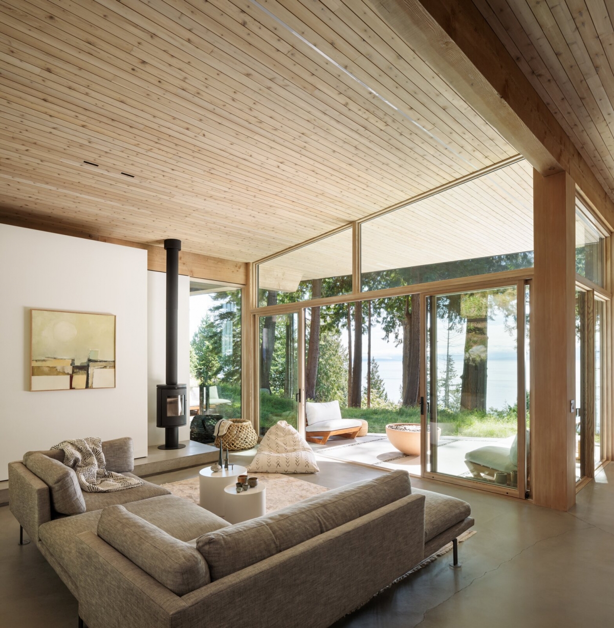 Ngắm nhìn cabin tuyệt đẹp nằm gần rừng Vancouver - Ảnh 2.