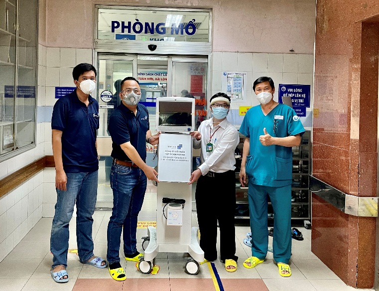 Masan tặng hàng chục ngàn trang thiết bị, vật tư y tế cho lực lượng tuyến đầu chống dịch - Ảnh 1.