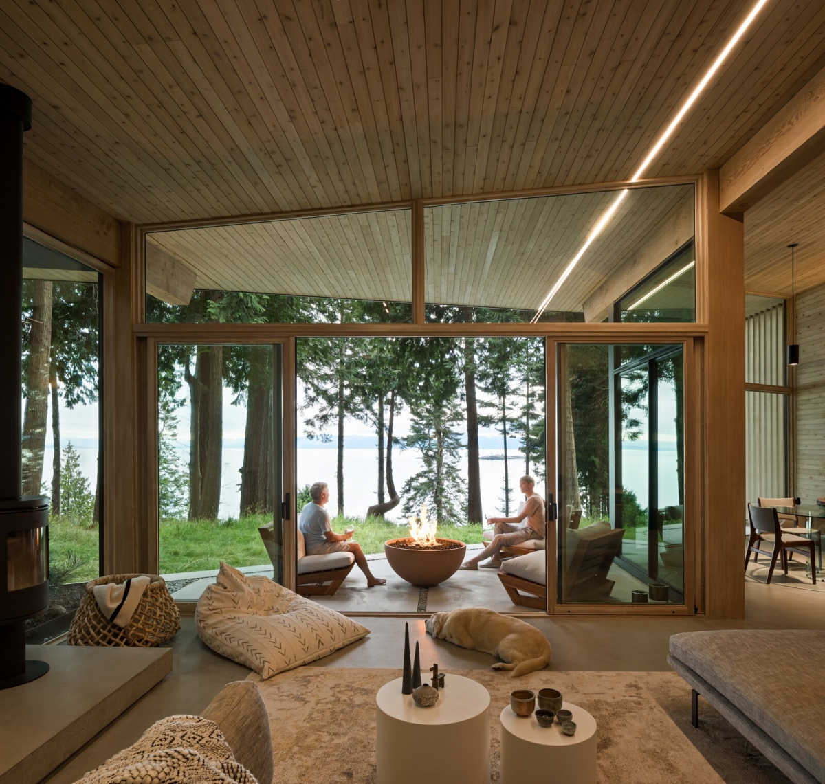 Ngắm nhìn cabin tuyệt đẹp nằm gần rừng Vancouver - Ảnh 4.