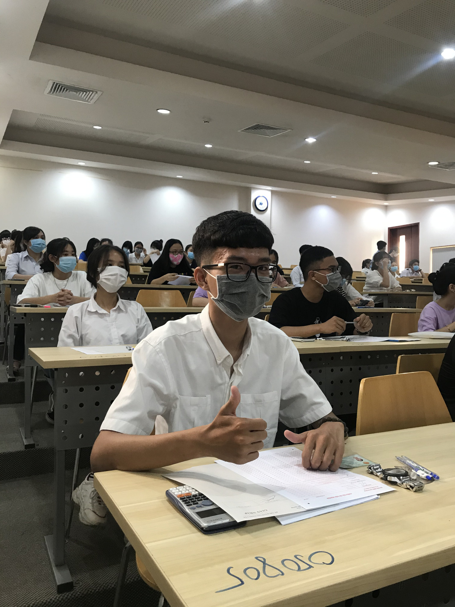 V&igrave; sao học sinh giỏi 12 năm liền, điểm IELTS 7.5 nhưng điểm thi đ&aacute;nh gi&aacute; năng lực vẫn thấp? - Ảnh 1.