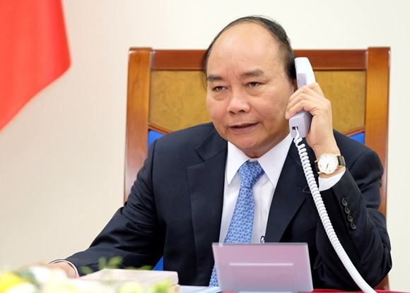 Chủ tịch nước, Thủ tướng đề nghị EU hỗ trợ, chia sẻ vắc-xin Covid-19