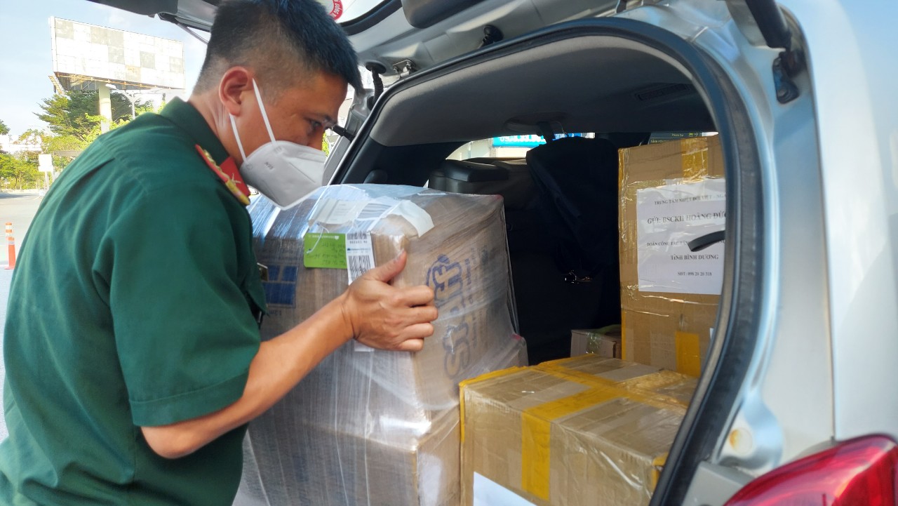 Trung t&acirc;m Nhiệt đới Việt - Nga Tăng cường lực lượng hỗ trợ x&eacute;t nghiệm ở B&igrave;nh Dương - Ảnh 2.