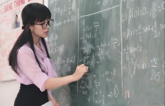 Vì sao học sinh giỏi 12 năm liền, điểm IELTS 7.5 nhưng điểm thi đánh giá năng lực vẫn thấp?