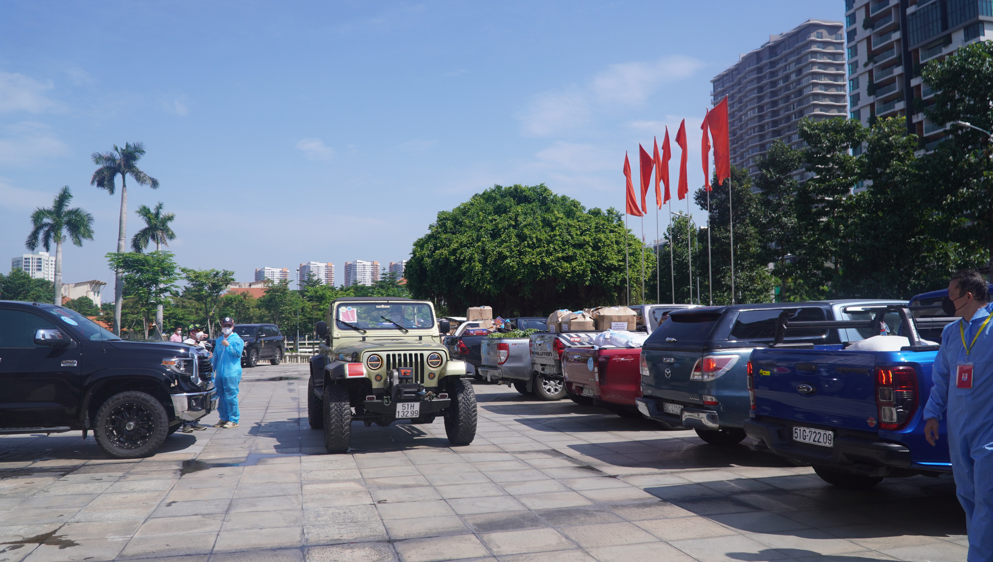 TP Thủ Đức: Ra mắt đội xe t&igrave;nh nguyện phục vụ an sinh x&atilde; hội ph&ograve;ng chống Covid-19 - Ảnh 2.