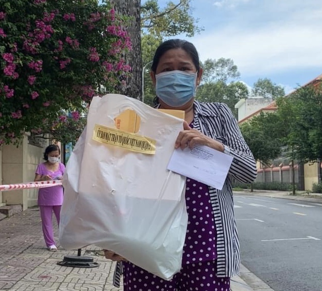 Lao động tự do gặp khó khăn vì dịch bệnh nhận túi an sinh xã hội