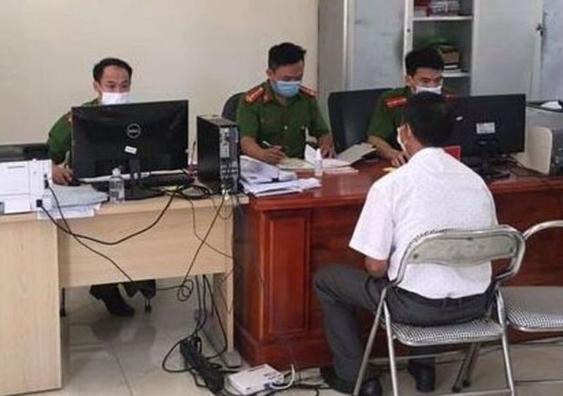 Hà Tĩnh: Chủ sân bóng tổ chức đá bóng chui giữa lúc thực hiện Chỉ thị 16 - Ảnh 1.