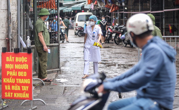 KHẨN: Tìm người đến khu chợ hải sản