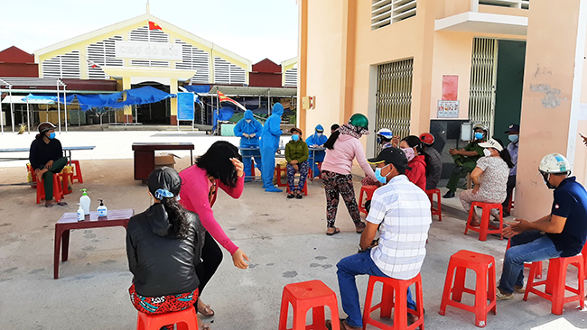 Phát hiện ổ dịch ở chợ đầu mối chưa rõ nguồn lây