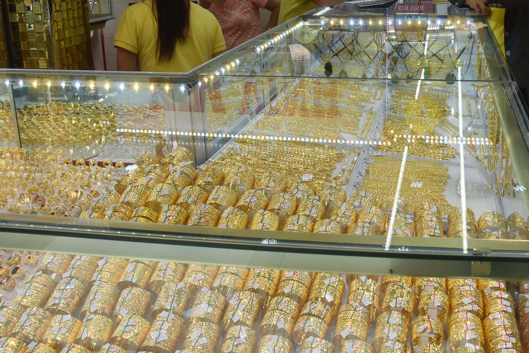 Giá vàng hôm nay 2-8: Vừa mở cửa, giá vàng SJC lại giảm