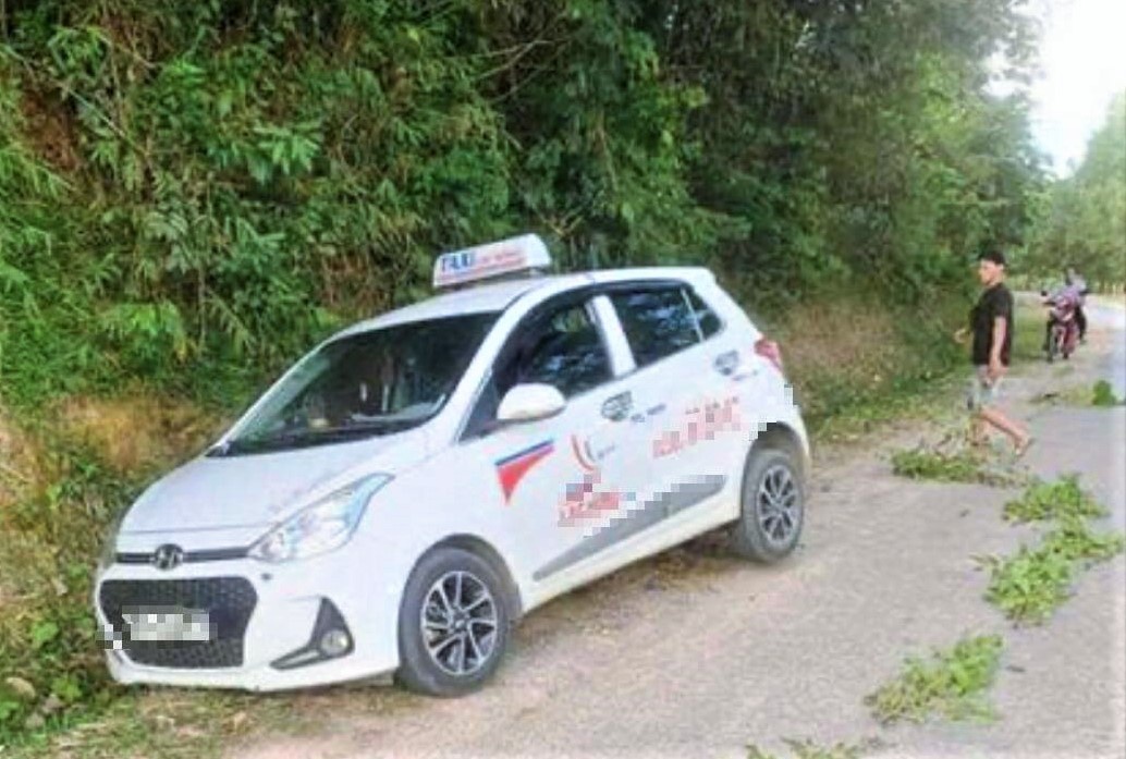 Truy tìm nghi phạm mặc quần bò xanh, áo phông trắng cắt cổ tài xế xe taxi