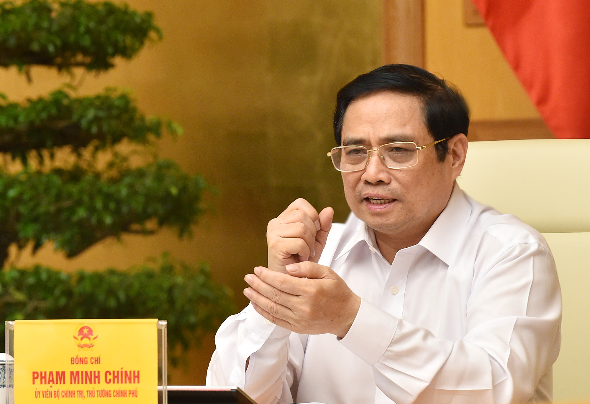 Thủ tướng: TP HCM cách ly triệt để, quân đội và công an sẵn sàng vào cuộc