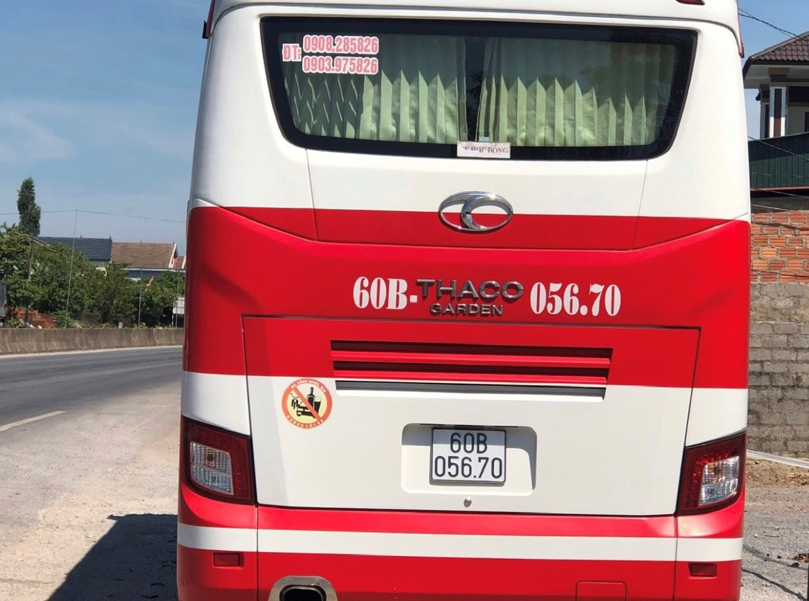 Xe khách chở "chui" 12 người từ Đồng Nai về Quảng Bình để tránh dịch Covid-19