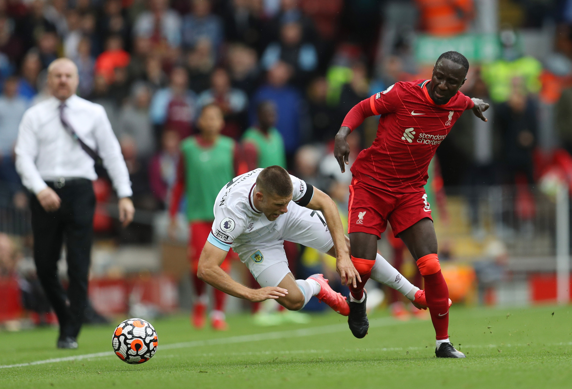 Liverpool dẫn đầu Ngoại hạng Anh sau chiến thắng thứ 2 li&ecirc;n tiếp - Ảnh 2.