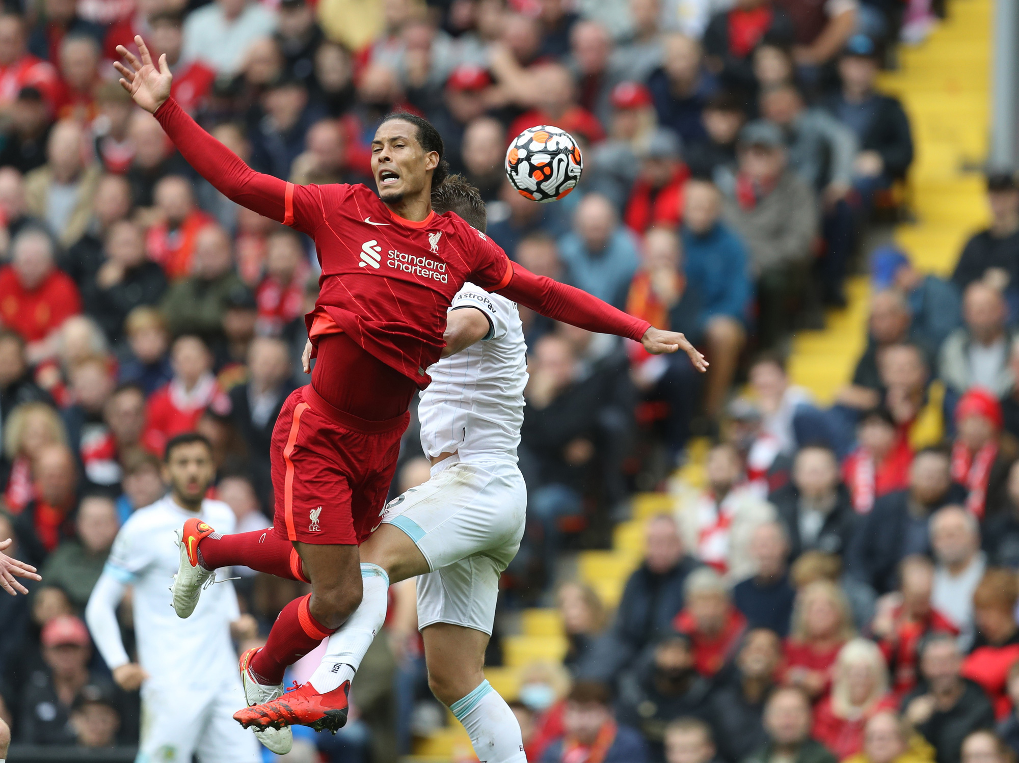 Liverpool dẫn đầu Ngoại hạng Anh sau chiến thắng thứ 2 li&ecirc;n tiếp - Ảnh 4.