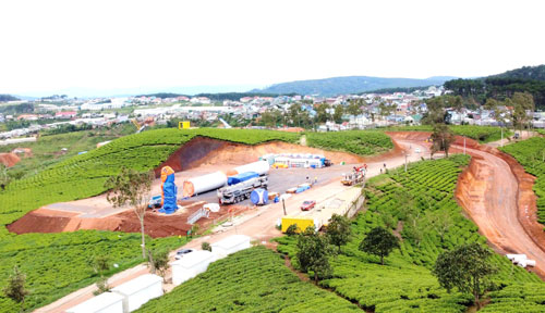 Tranh chấp đất căng thẳng với công trình điện gió - Ảnh 1.