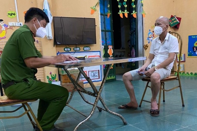 Đ&ecirc;m khuya, người đ&agrave;n &ocirc;ng tr&egrave;o tường trốn khỏi khu c&aacute;ch ly tập trung - Ảnh 1.