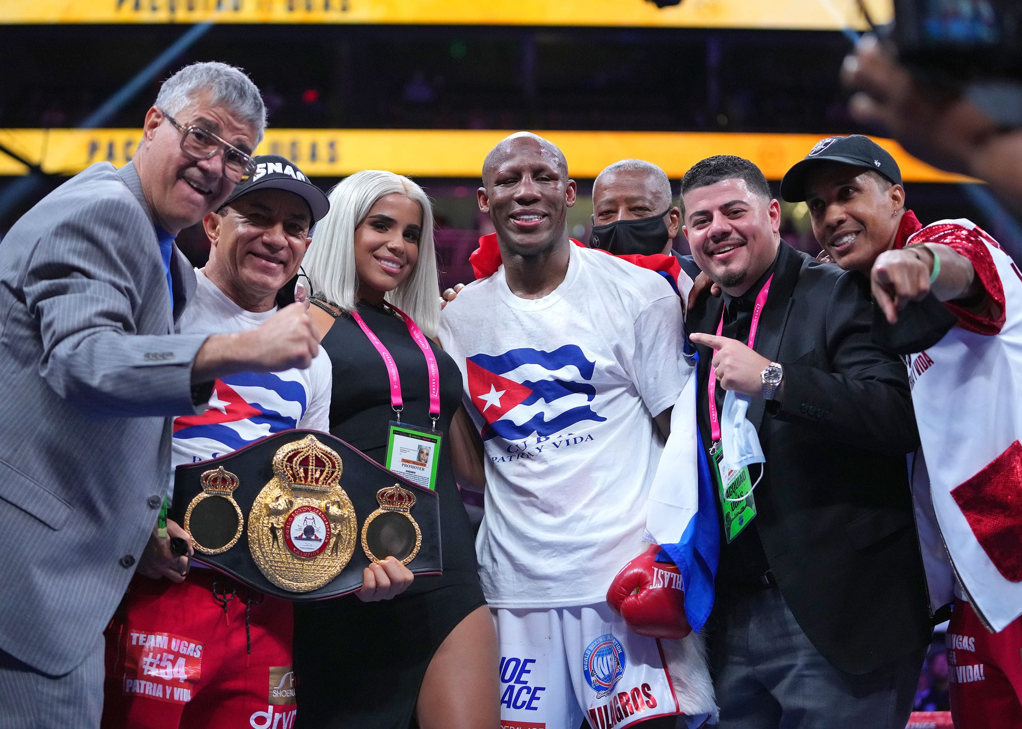 Manny Pacquiao thất bại trong trận tranh đai v&ocirc; địch WBA hạng b&aacute;n trung - Ảnh 3.