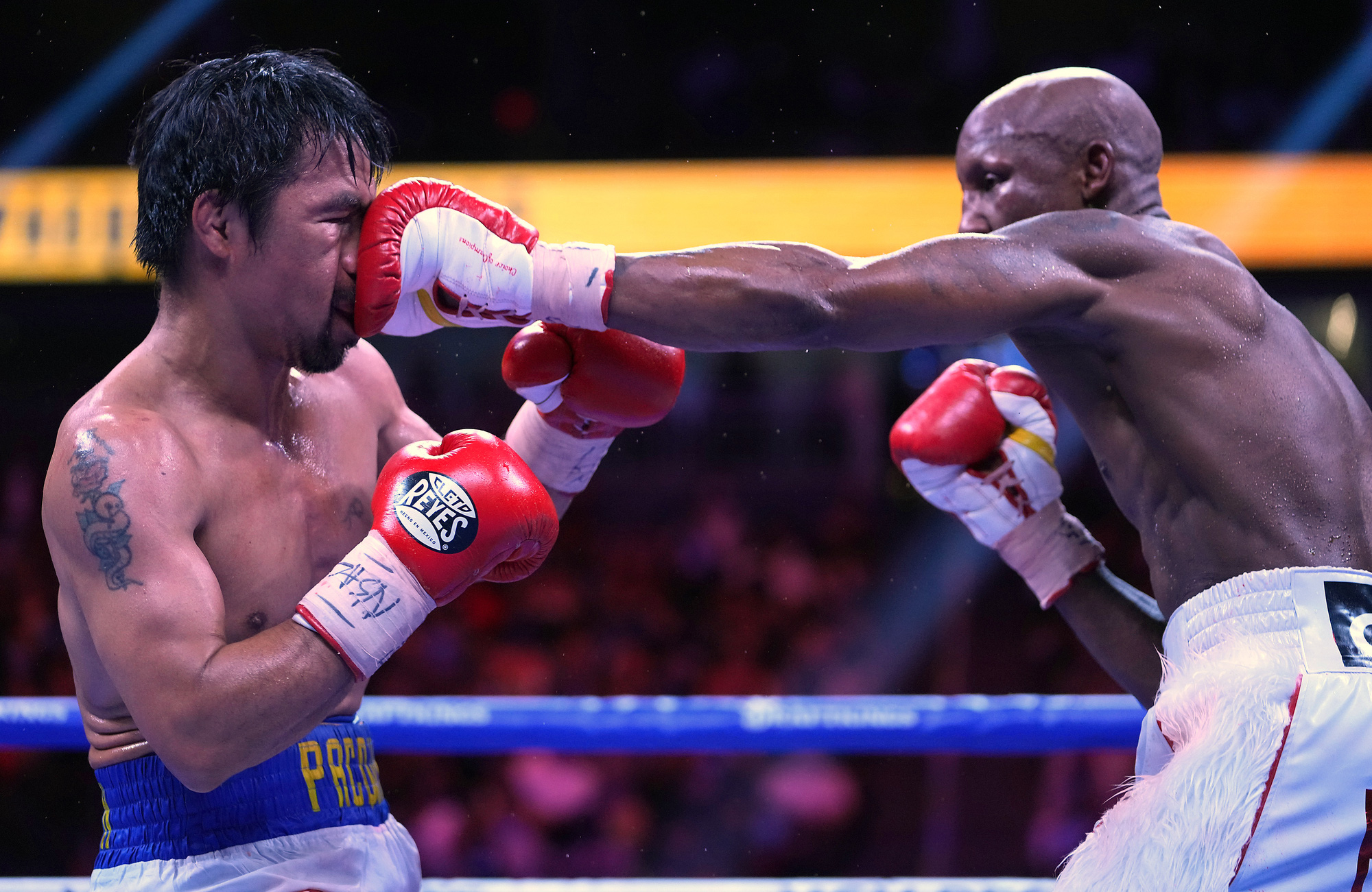 Manny Pacquiao thất bại trong trận tranh đai v&ocirc; địch WBA hạng b&aacute;n trung - Ảnh 2.