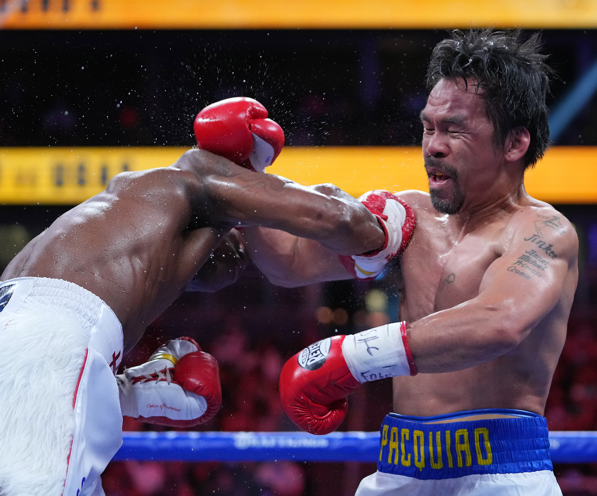 Manny Pacquiao thất bại trong trận tranh đai v&ocirc; địch WBA hạng b&aacute;n trung - Ảnh 4.