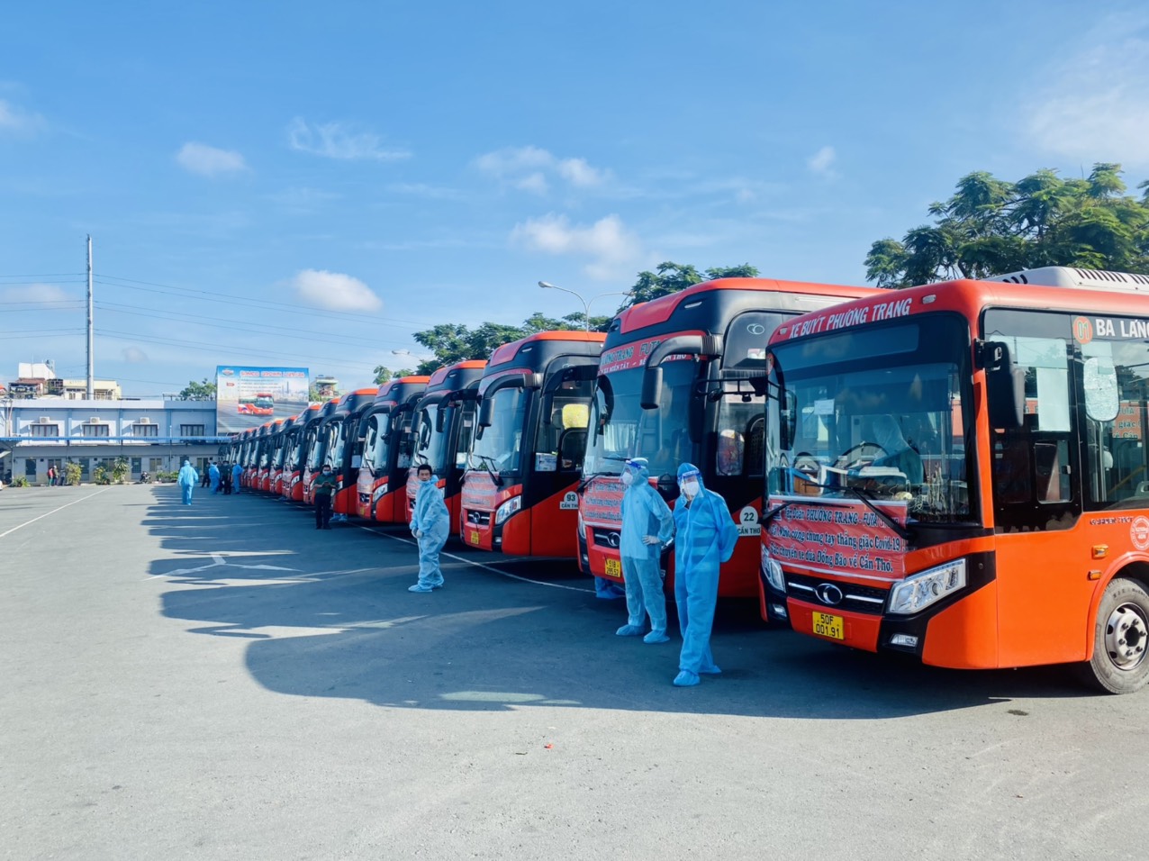 TP HCM: 20 chuyến xe miễn phí đưa 400 người dân về Cần Thơ