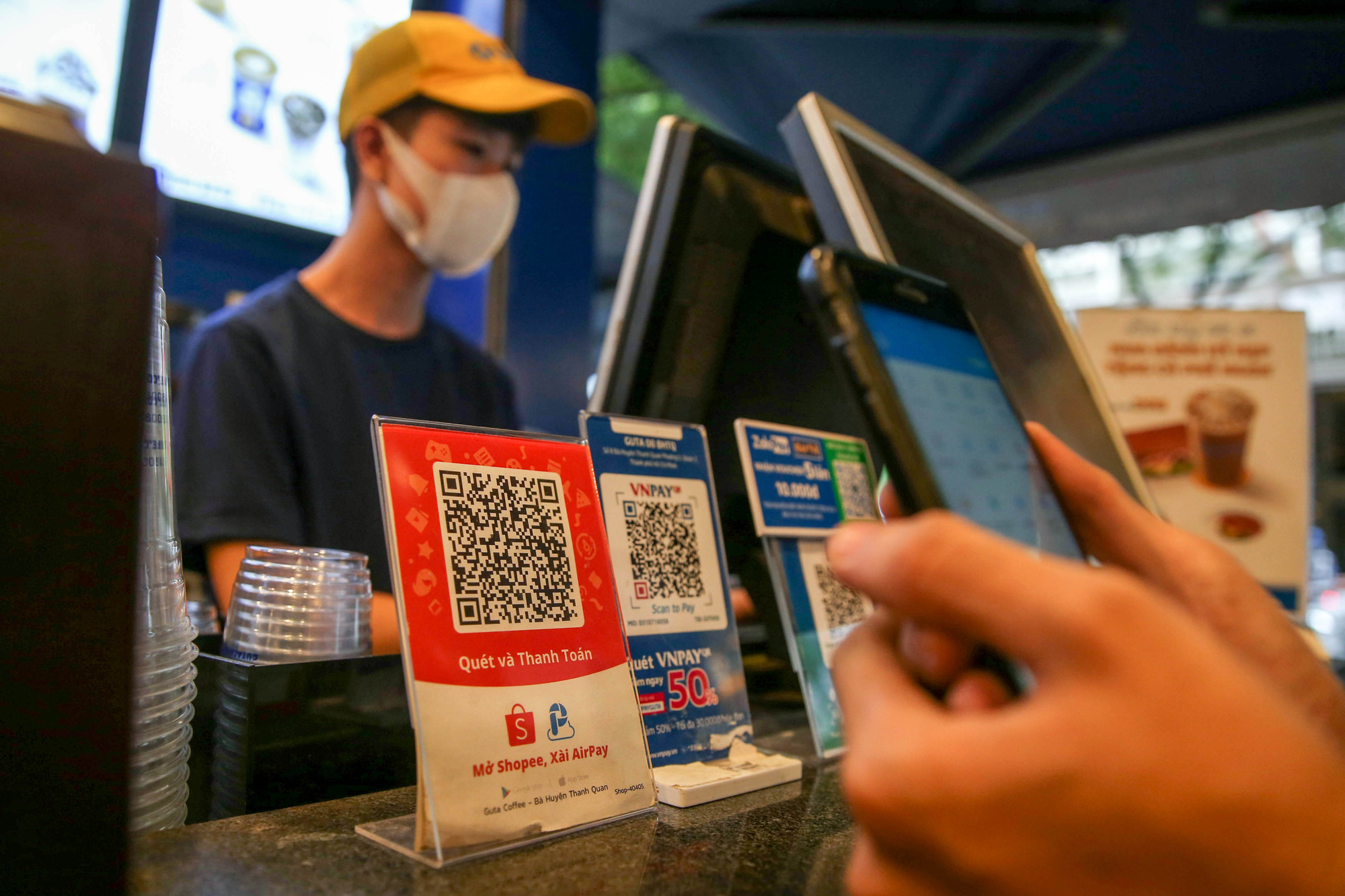 Cần sớm có Mobile Money