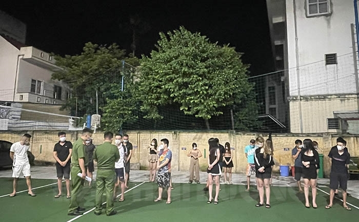 23 thanh ni&ecirc;n tụ tập trong nh&agrave; nghỉ sử dụng ma t&uacute;y - Ảnh 1.