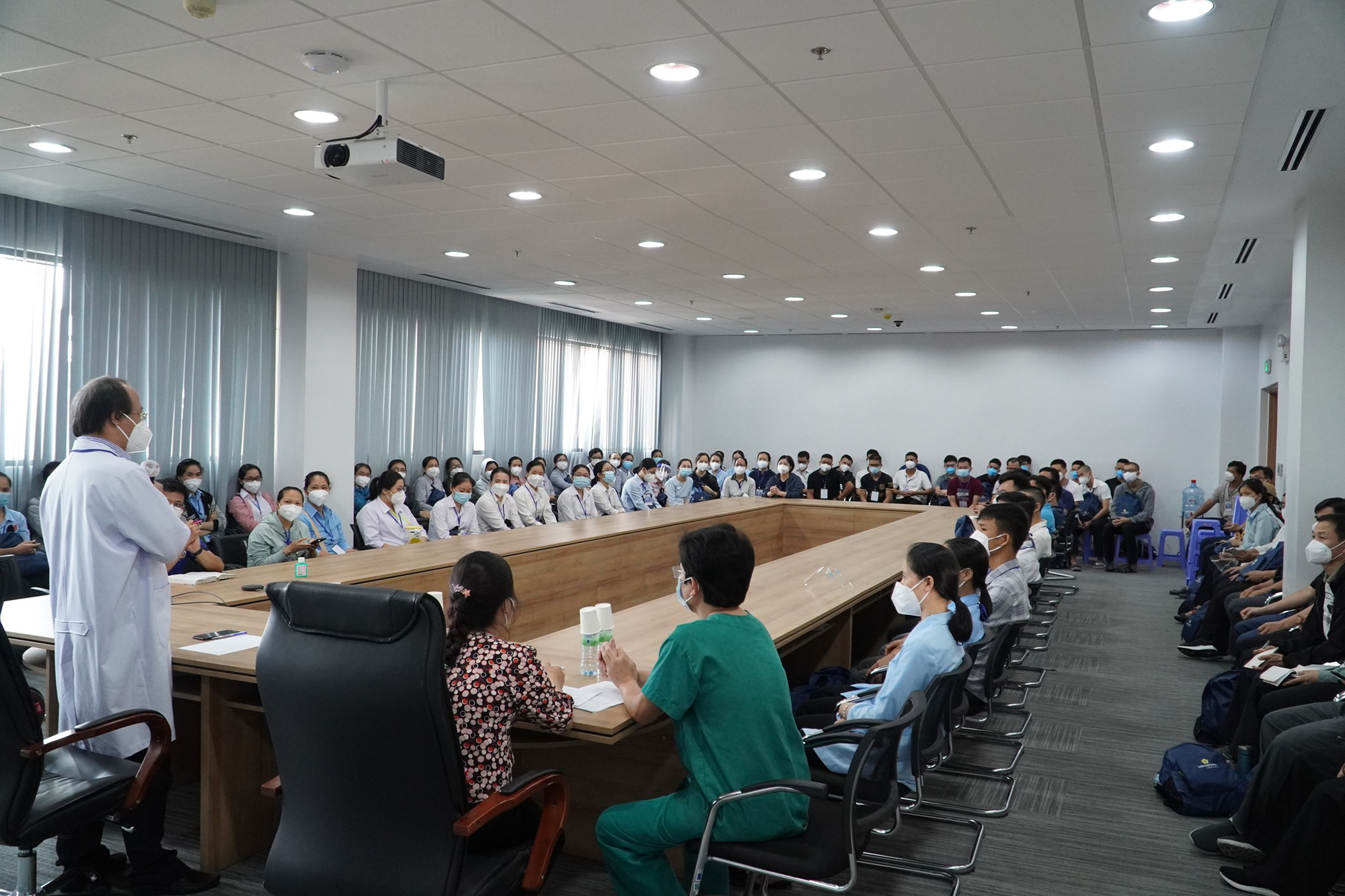 TP HCM: Tổ phản ứng nhanh sẽ giúp người dân mua thuốc trị bệnh