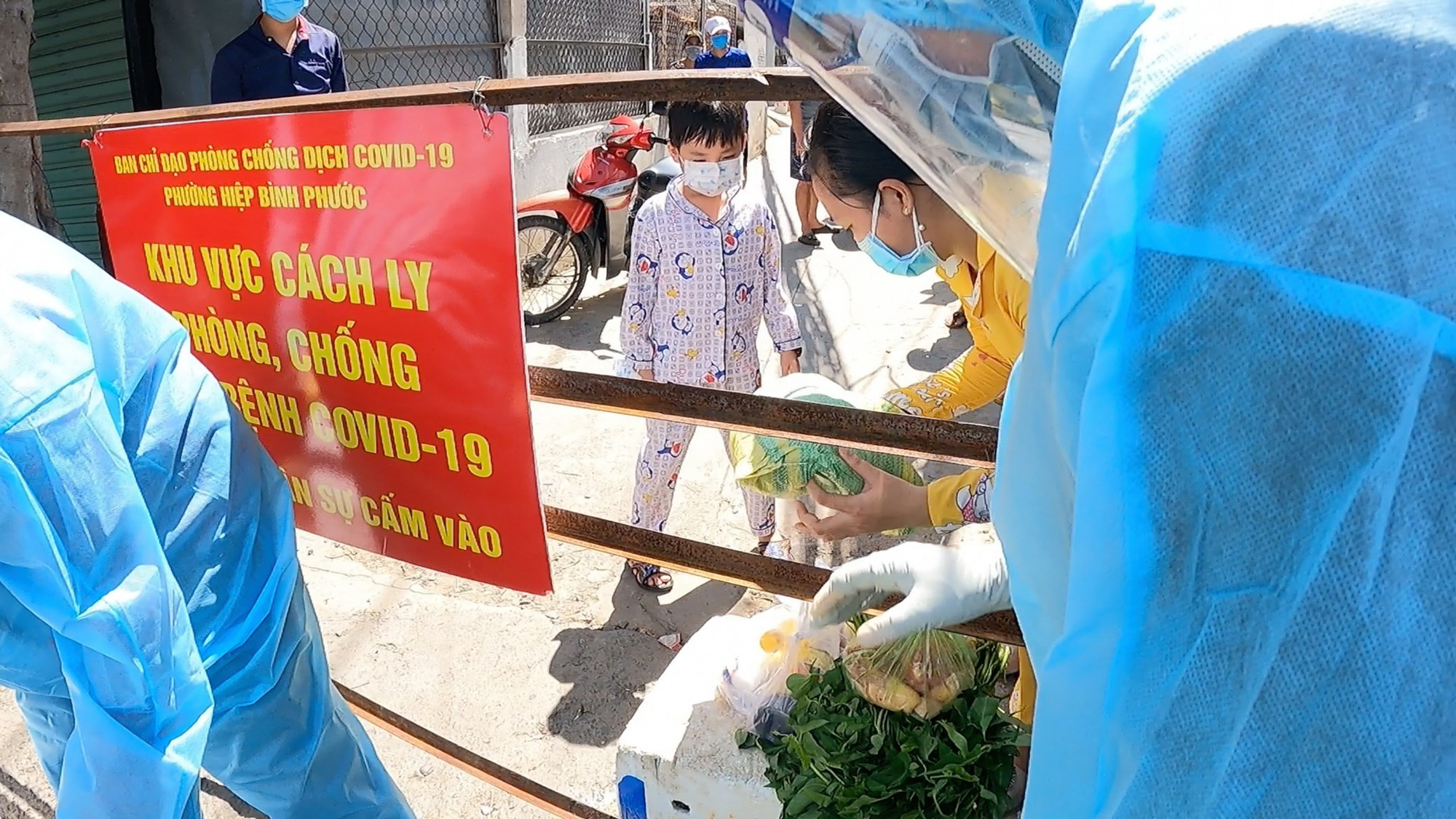 Ngày lịch sử của các nhóm thiện nguyện tại TP HCM - Ảnh 3.