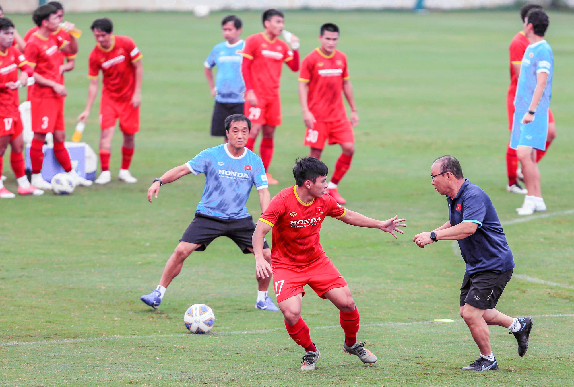 Phan Văn Đức tự tin đối đầu với những đối thủ đẳng cấp cao ở v&ograve;ng loại World Cup 2022 - Ảnh 4.