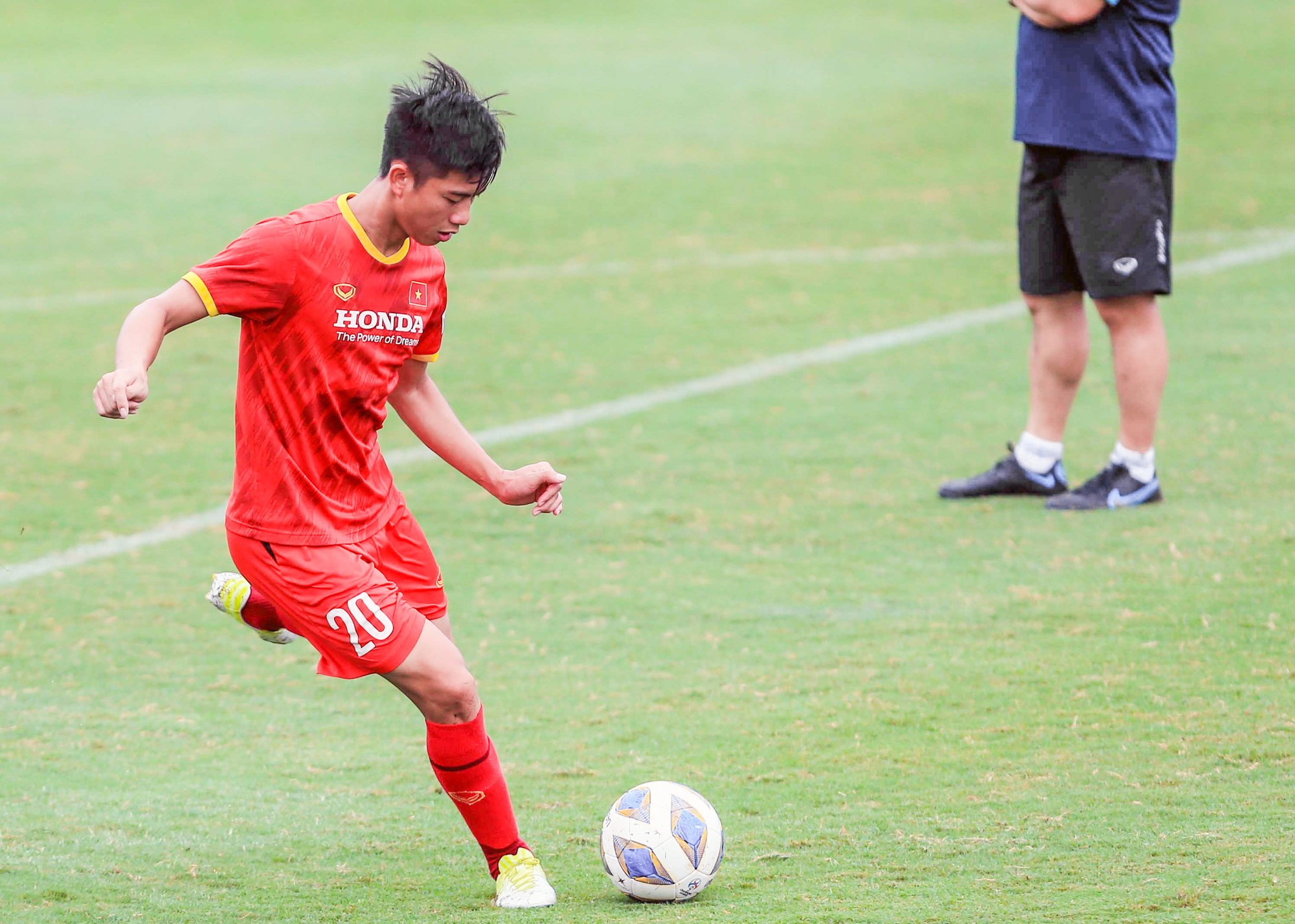 Phan Văn Đức tự tin đối đầu với những đối thủ đẳng cấp cao ở vòng loại World Cup 2022