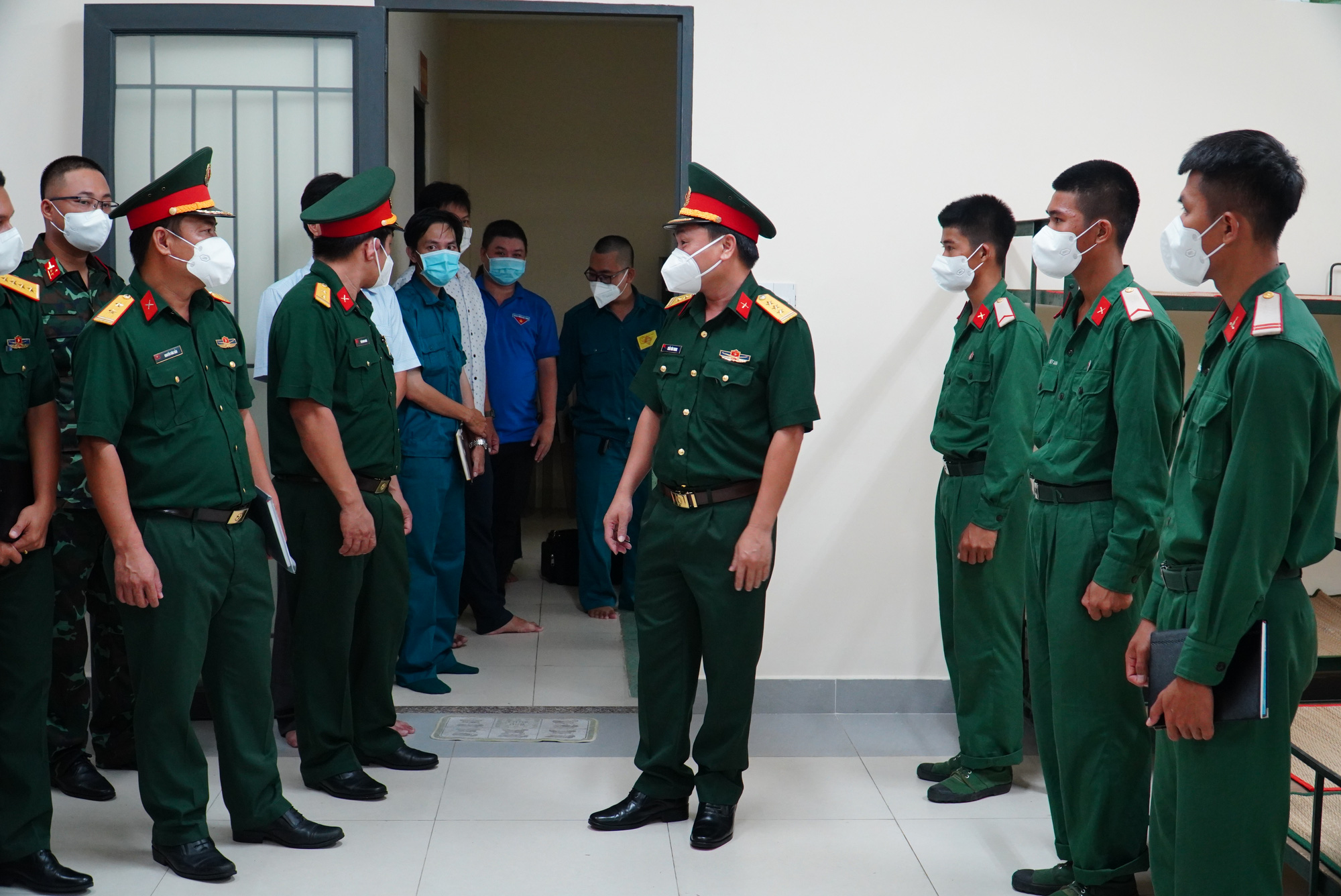 TP HCM bắt đầu 2 tuần siết chặt gi&atilde;n c&aacute;ch x&atilde; hội - Ảnh 10.