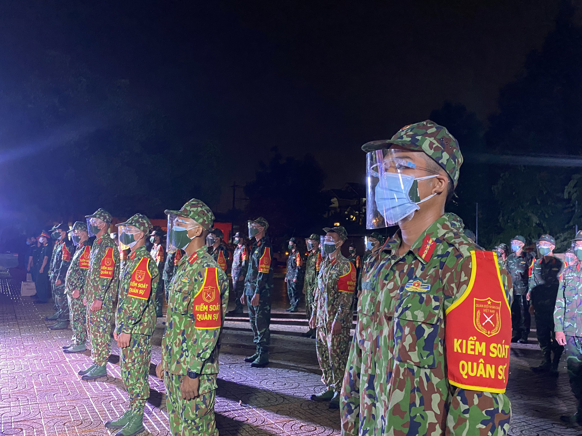 TP Thủ Đức: Lễ xuất quân dưới mưa của 932 chiến sĩ tham gia phòng chống Covid-19