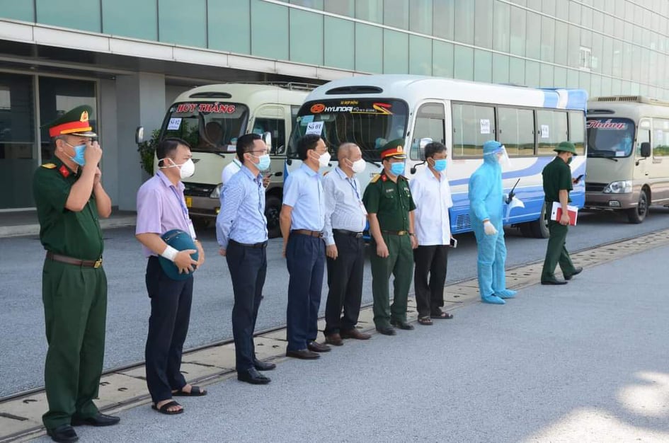 Chuyến bay chở 189 công dân đặc biệt khó khăn từ TP HCM về Thanh Hóa - Ảnh 5.