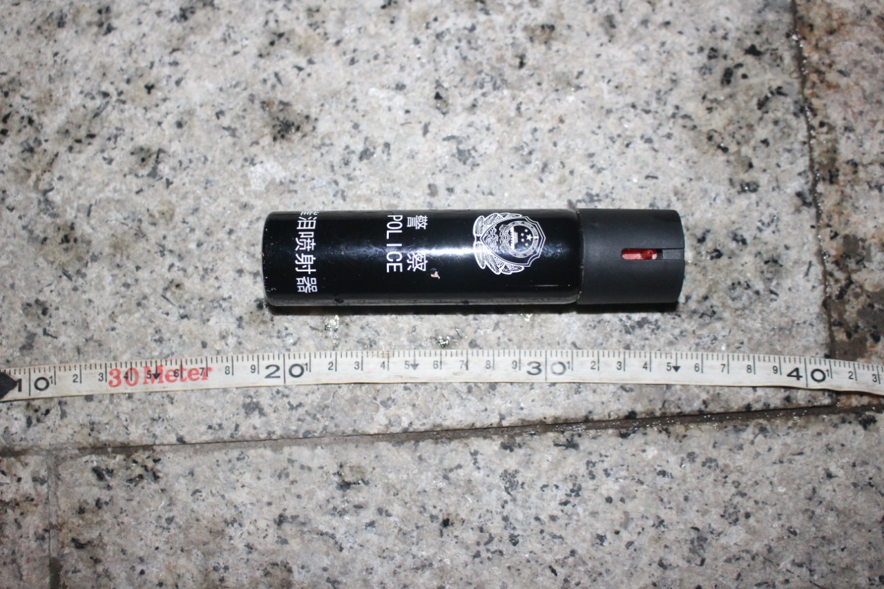G&atilde; đ&agrave;n &ocirc;ng bất ngờ tấn c&ocirc;ng tổ c&ocirc;ng t&aacute;c tại điểm ti&ecirc;m vắc-xin Covid-19 ở TP Thủ Đức - Ảnh 2.