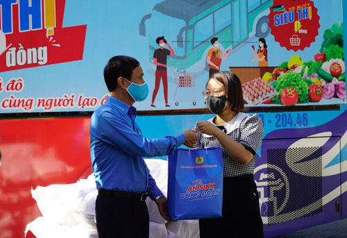 Hà Nội: Vận động chủ nhà trọ san sẻ khó khăn với công nhân