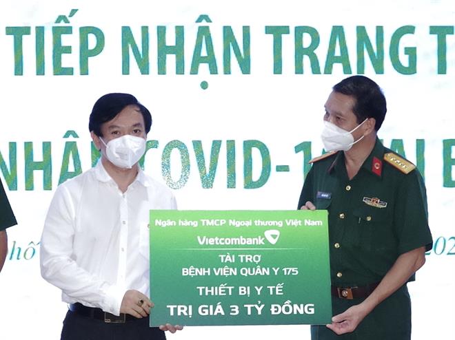 Vietcombank trao tặng trang thiết bị y tế tổng trị gi&aacute; 9 tỉ đồng cho Bệnh viện Chợ Rẫy v&agrave; Bệnh viện Qu&acirc;n y 175 - Ảnh 3.