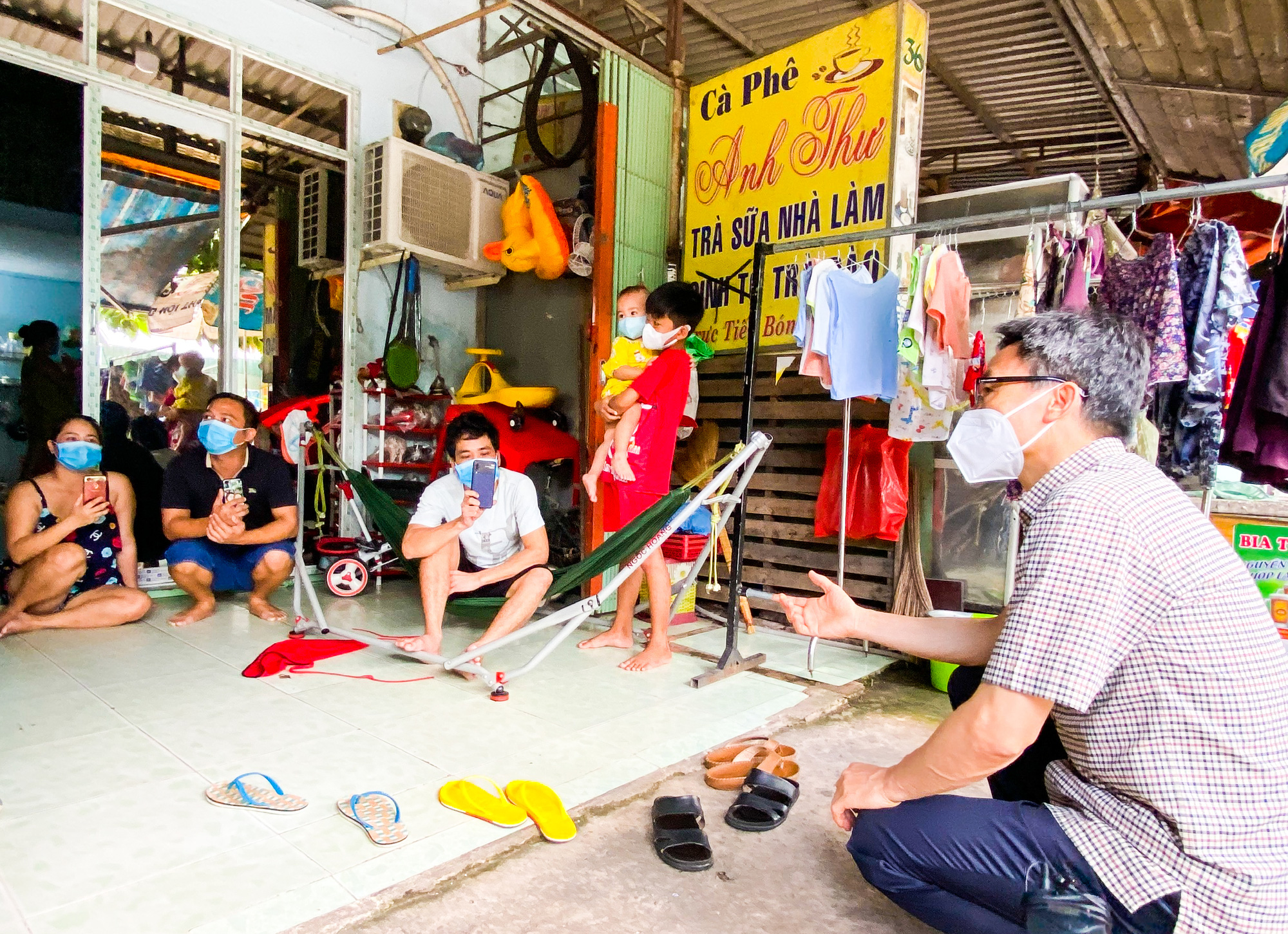 Phó Thủ tướng Vũ Đức Đam chỉ đạo chống dịch Covid-19 tại các điểm nóng Bình Dương - Ảnh 2.
