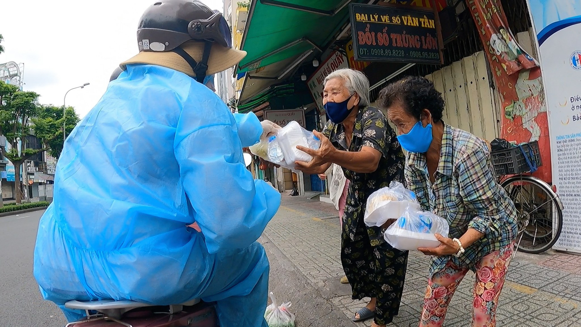 Chăm lo chu đáo, tận tình