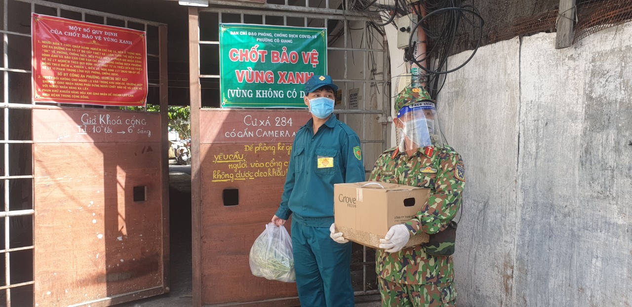 TP HCM: Khai trương cửa hàng tự động, ngày đầu nhận đơn hàng 1.200 combo rau củ, trái cây - Ảnh 8.