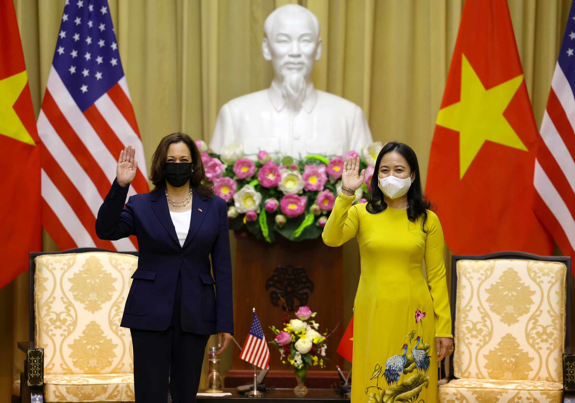 Phó Chủ tịch nước Võ Thị Ánh Xuân đón Phó Tổng thống Mỹ Kamala Harris - Ảnh 5.