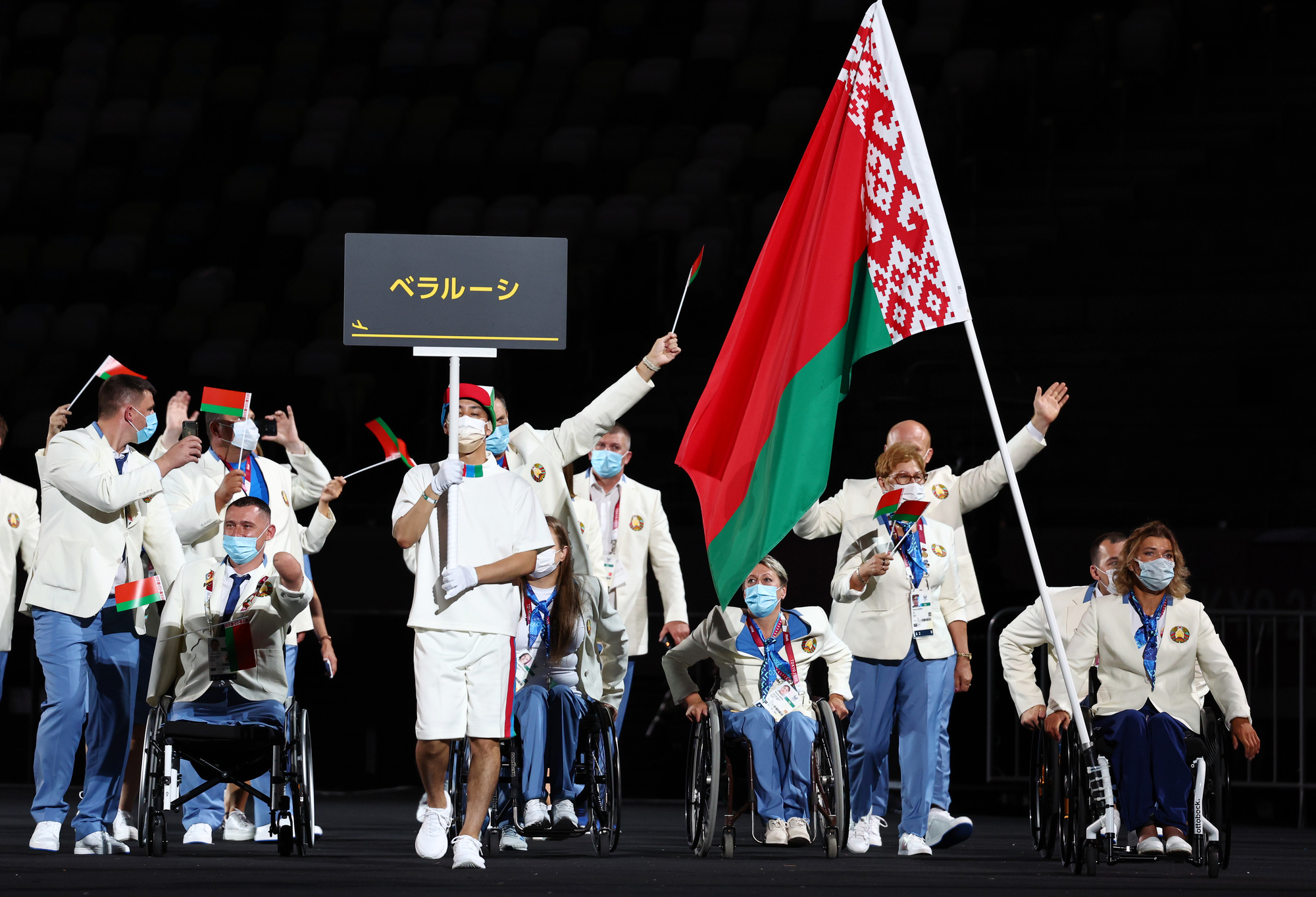 Khai mạc Paralympic Tokyo: Sắc màu của nhân văn và tình người - Ảnh 6.